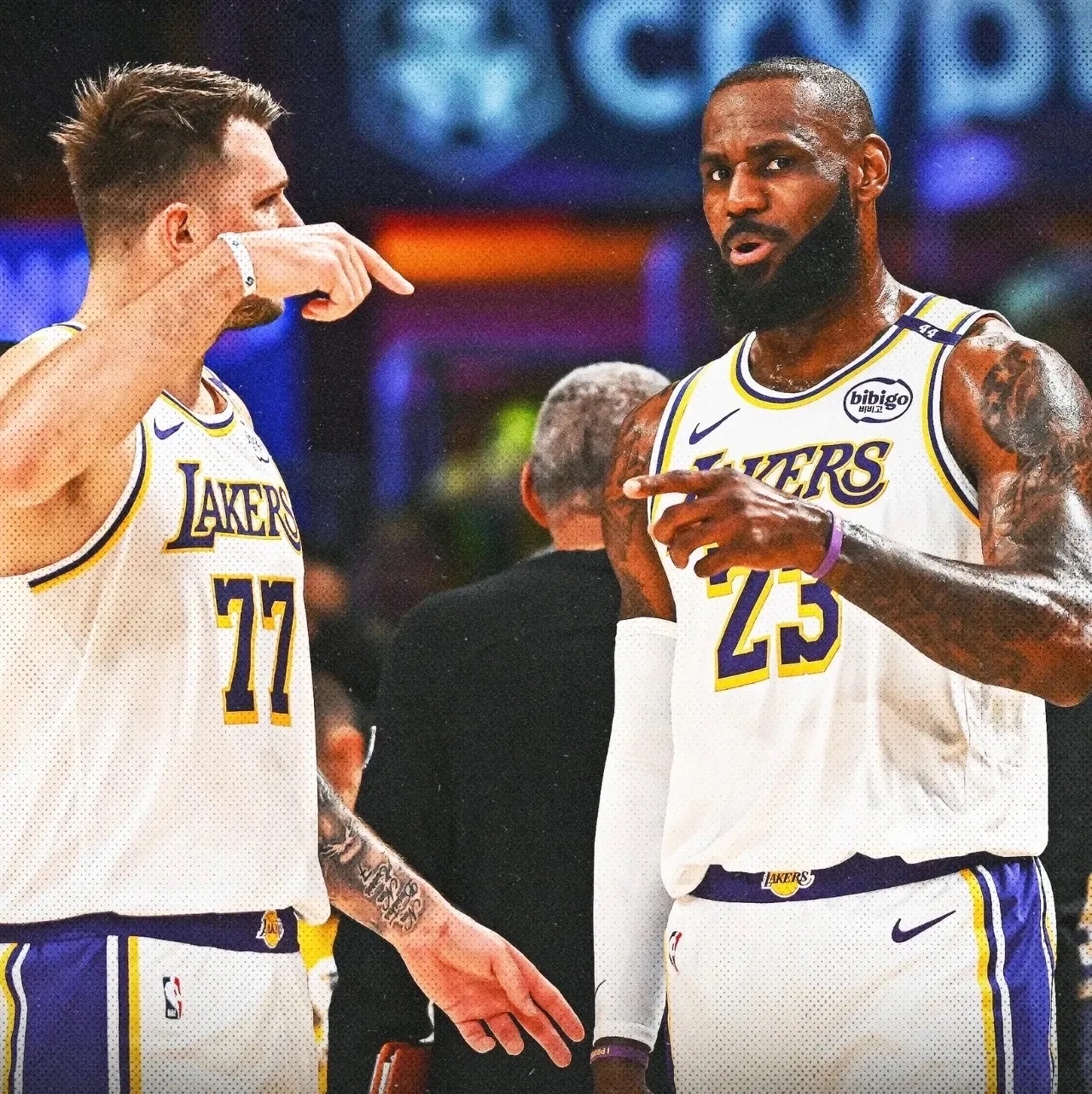 东契奇焦点对战，浓眉哥与50激战曼联分钟，最后时刻胜出胜负难料！观众掌声雷动(东契奇超长集锦)爱游戏中国官网