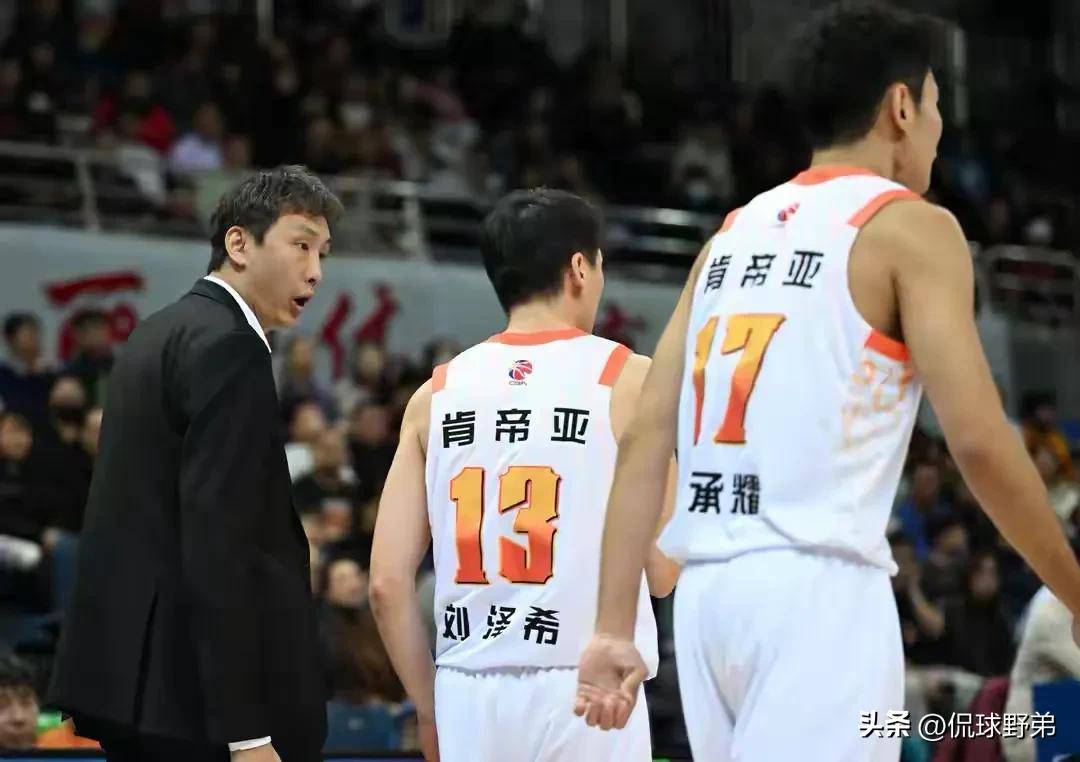 包含今晨CBA常规赛焦点战，托特纳姆伤情更新，管理层满意，年轻球员得到机会的词条